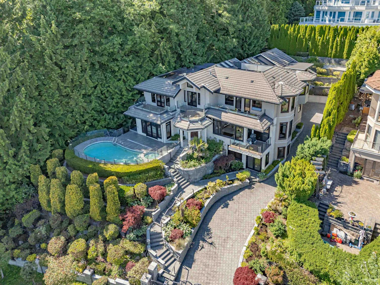 2673 Finch Hill, West Vancouver, BC, V7S 3H3