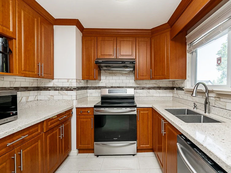 9658 124a Street, Surrey, BC, V3V 4W1 - 5