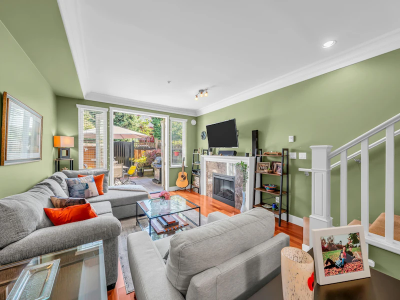 2937 Laurel Street, Vancouver BC V5Z 3T4
