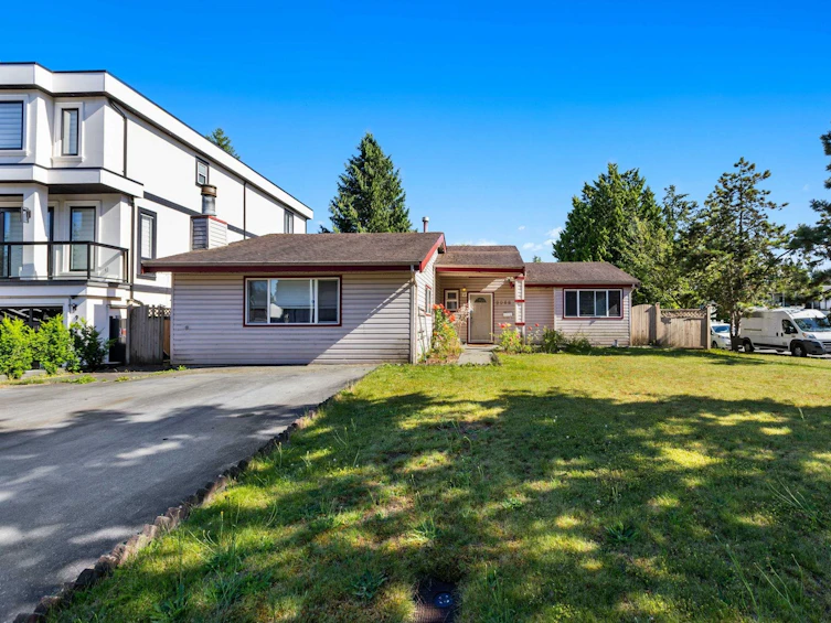 9068 Buchanan Place, Surrey, BC, V3V 6E4 - 2