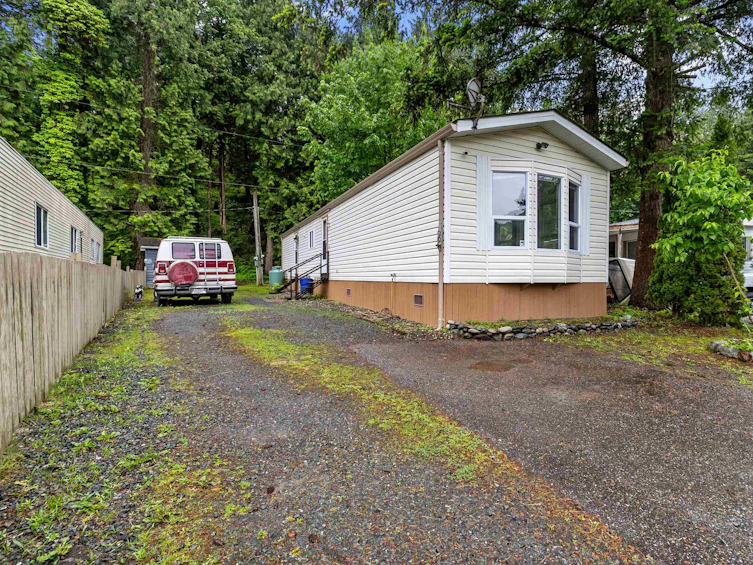 99-3942 Columbia Valley Road, Cultus Lake, BC, V2R 5B4 - 2