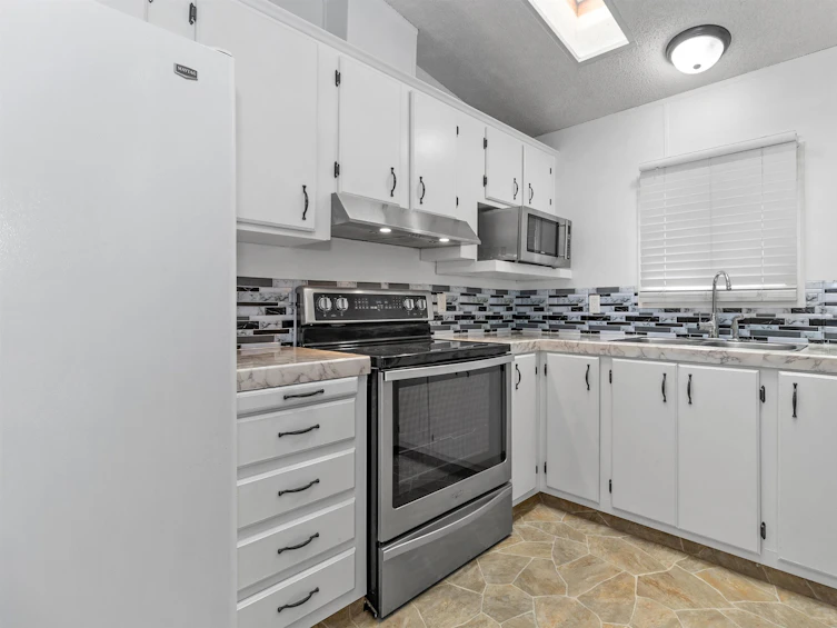 99-3942 Columbia Valley Road, Cultus Lake, BC, V2R 5B4 - 3