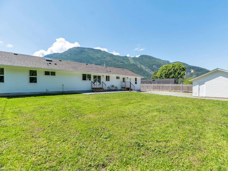 3344 Hot Springs Road, Agassiz, BC, V0M 1A3 - 29