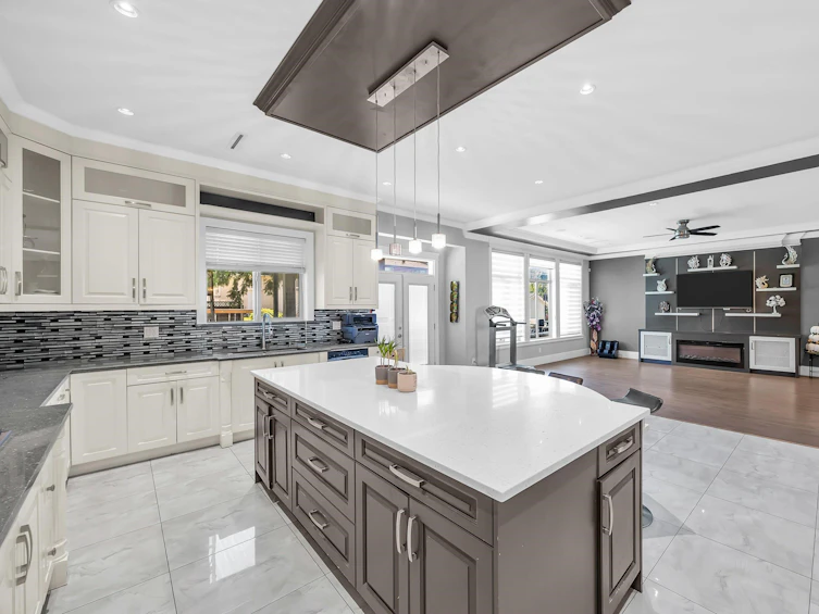 6560 124, Surrey, BC, V3W 1P7 - 4