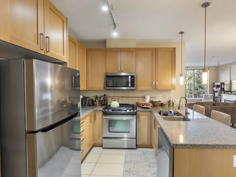 221-15988 26, Surrey, BC, V3Z 5K3 - 8