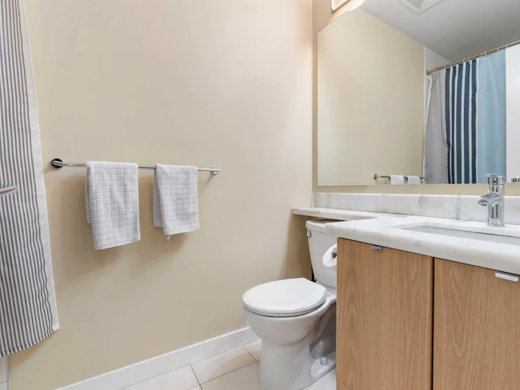 221-15988 26, Surrey, BC, V3Z 5K3 - 10