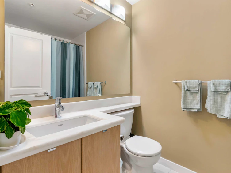 221-15988 26, Surrey, BC, V3Z 5K3 - 14