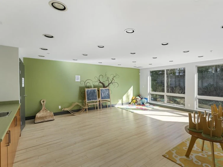 221-15988 26, Surrey, BC, V3Z 5K3 - 24