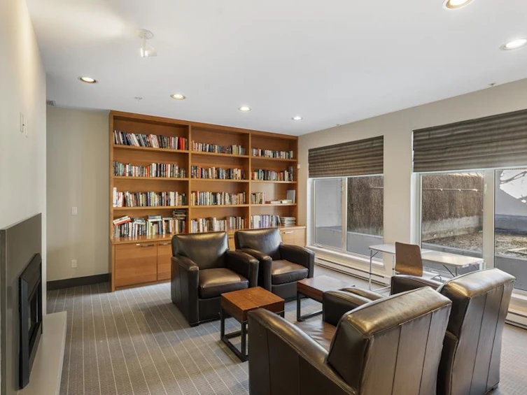 221-15988 26, Surrey, BC, V3Z 5K3 - 25