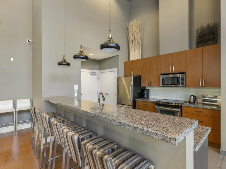 221-15988 26, Surrey, BC, V3Z 5K3 - 26
