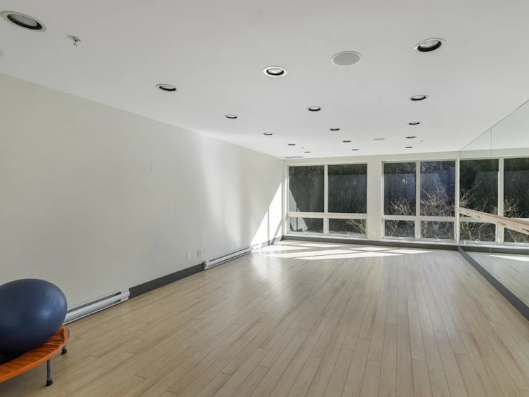 221-15988 26, Surrey, BC, V3Z 5K3 - 27