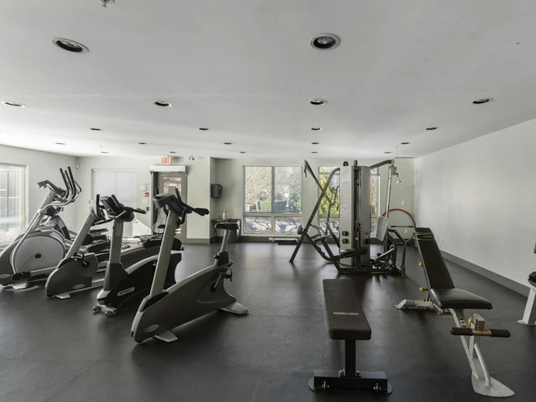221-15988 26, Surrey, BC, V3Z 5K3 - 28