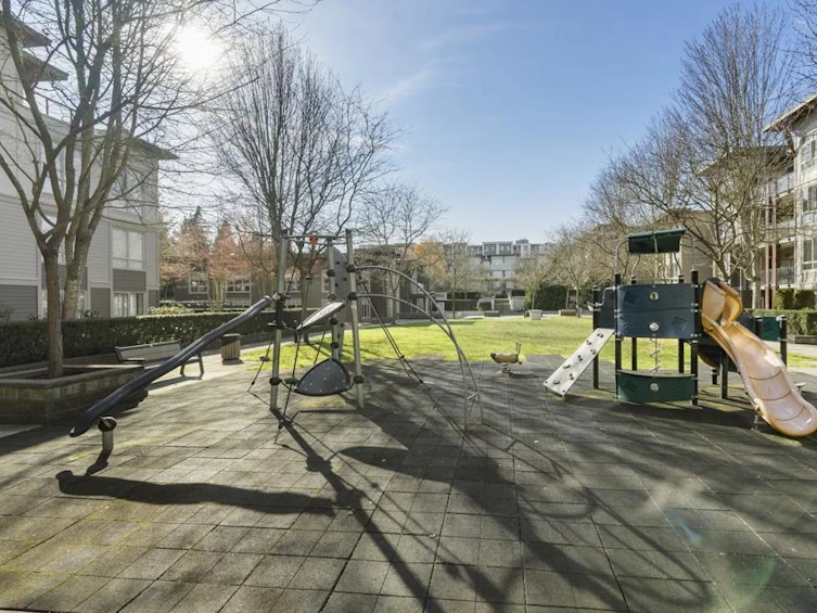 221-15988 26, Surrey, BC, V3Z 5K3 - 31
