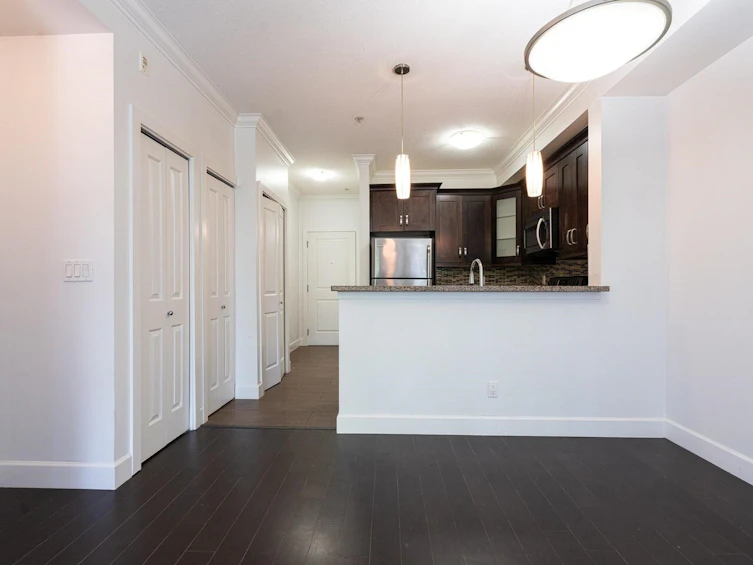 201-13897 Fraser, Surrey, BC, V3T 0G8 - 6