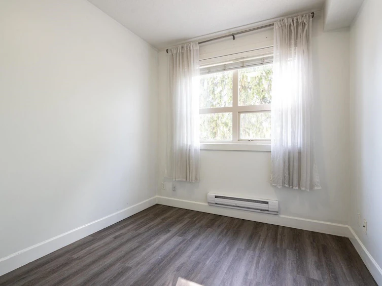 201-13897 Fraser, Surrey, BC, V3T 0G8 - 8