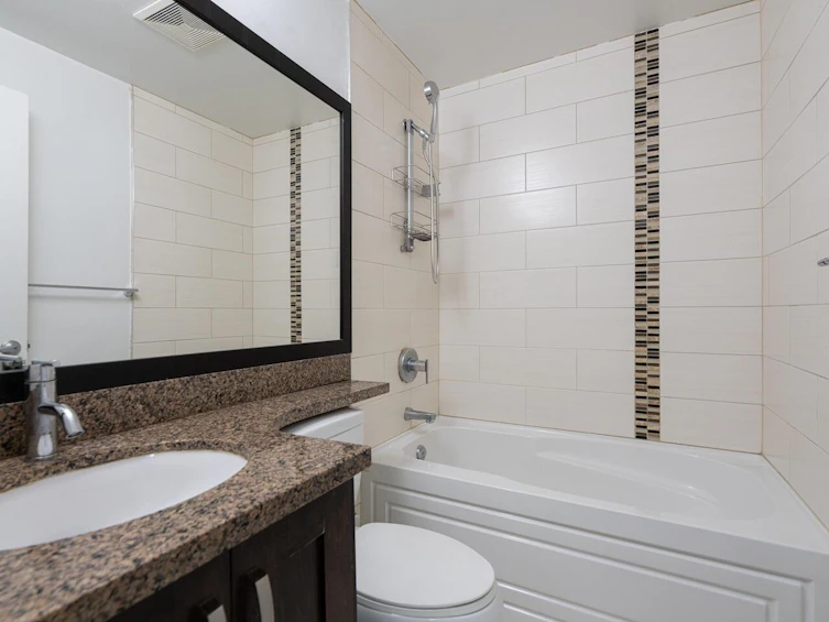 201-13897 Fraser, Surrey, BC, V3T 0G8 - 10