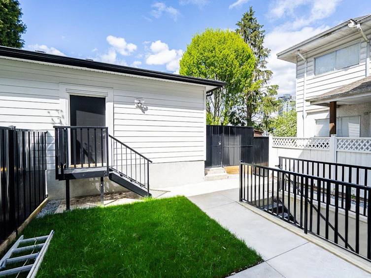 1-133 Debeck Street, New Westminster, BC, V3L 3H7 - 30