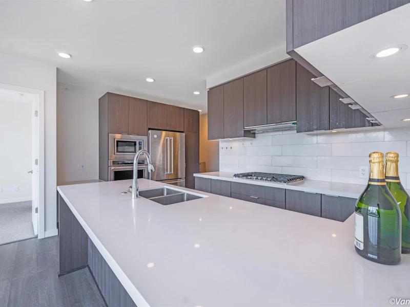 704 - 530 Whiting Way, Coquitlam BC