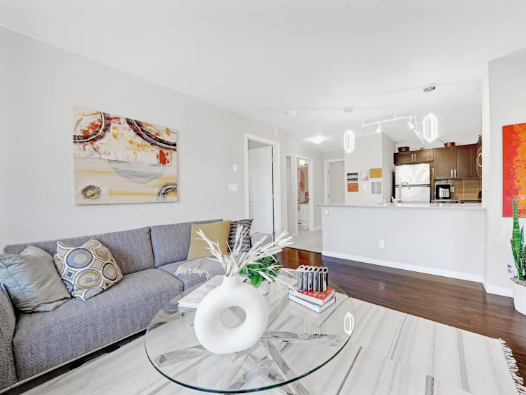 302-306 Sixth Street, New Westminster, BC, V3L 0C9 - 2