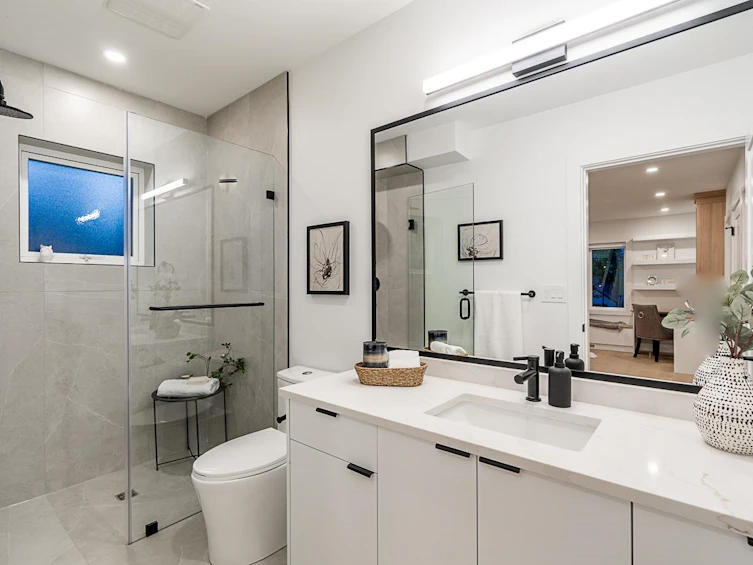 1-2715 E Pender Street, Vancouver, BC, V5K 2B9 - 19