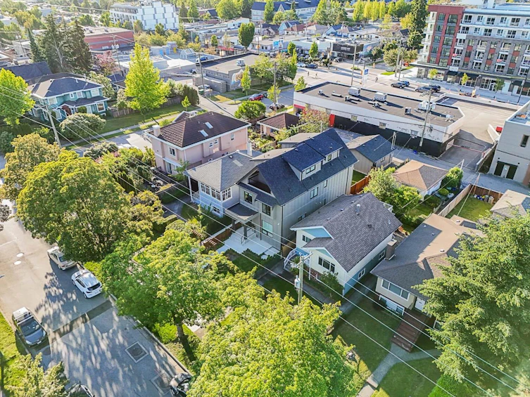 1-2715 E Pender Street, Vancouver, BC, V5K 2B9 - 36