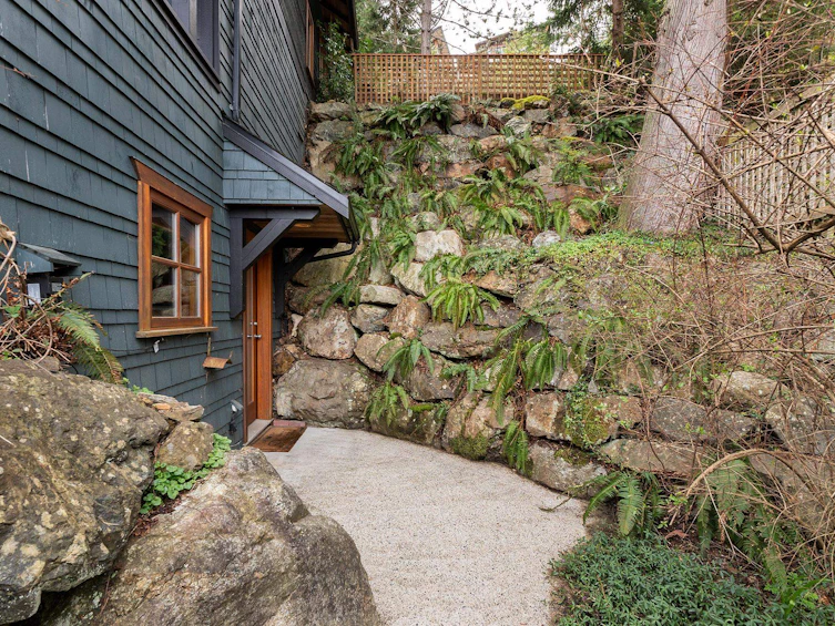 555 Roocroft Lane, Bowen Island, BC, V0N 1G2 - 30