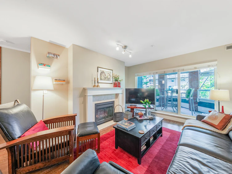 307-128 W 8th Street, North Vancouver, BC, V7M 3M1