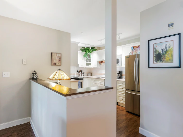 307-128 W 8th Street, North Vancouver, BC, V7M 3M1 - 6