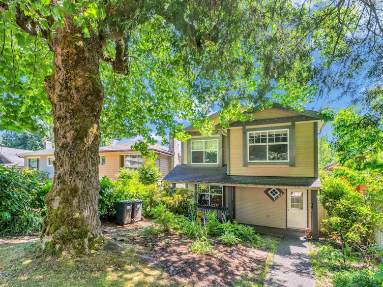 1553 Burrill Avenue, North Vancouver, BC, V7K 1L8