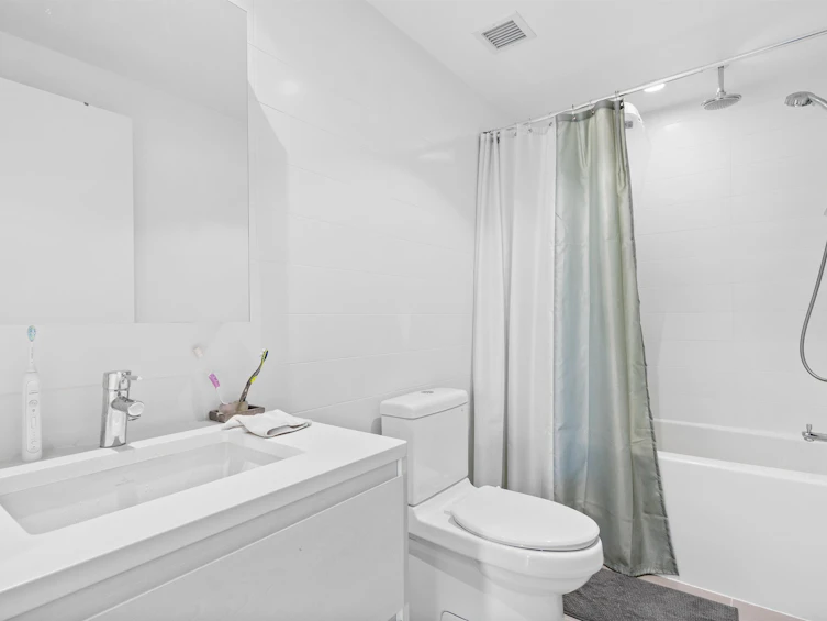 205-8188 Fraser Street, Vancouver, BC, V5X 0J8 - 16