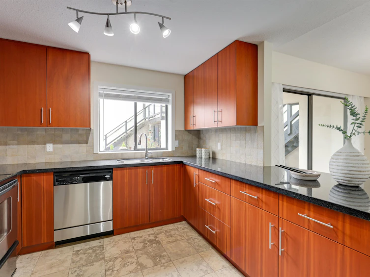 1-1786 Esquimalt Avenue, West Vancouver, BC, V7V 1R8 - 7