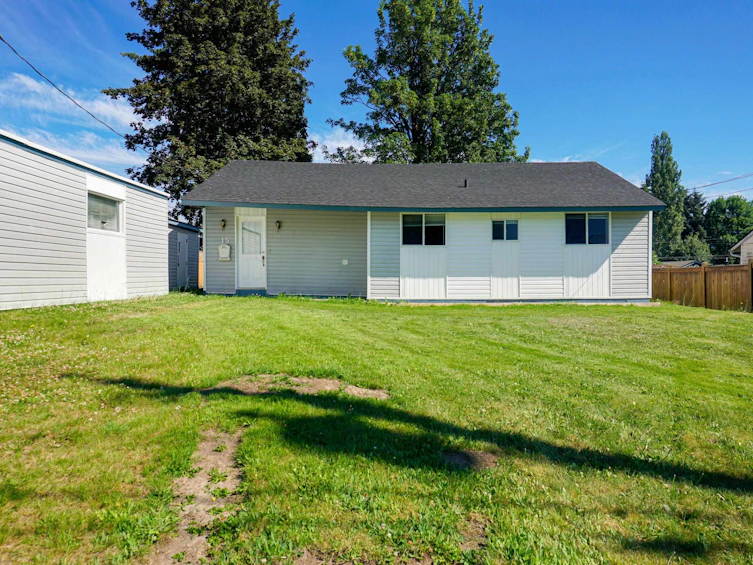 15 Saguenay Street, Kitimat, BC, V8C 1W7 - 2