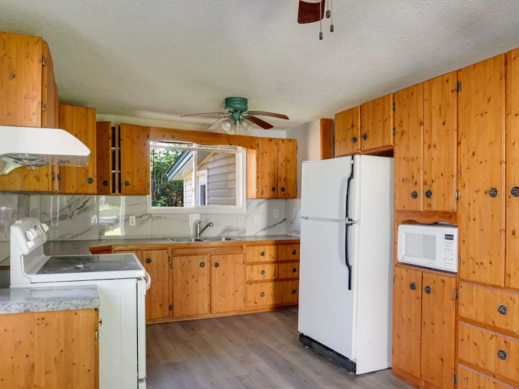 15 Saguenay Street, Kitimat, BC, V8C 1W7 - 10