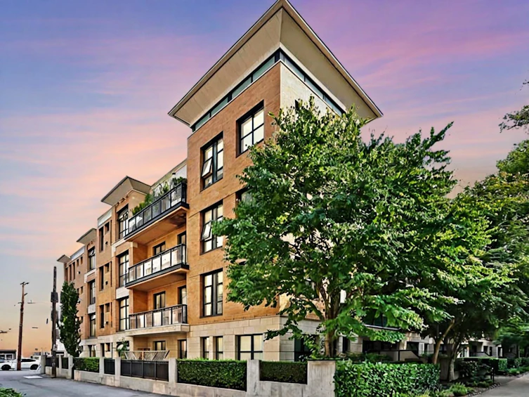 101-2065 W 12th Avenue, Vancouver, BC, V6J 5L9