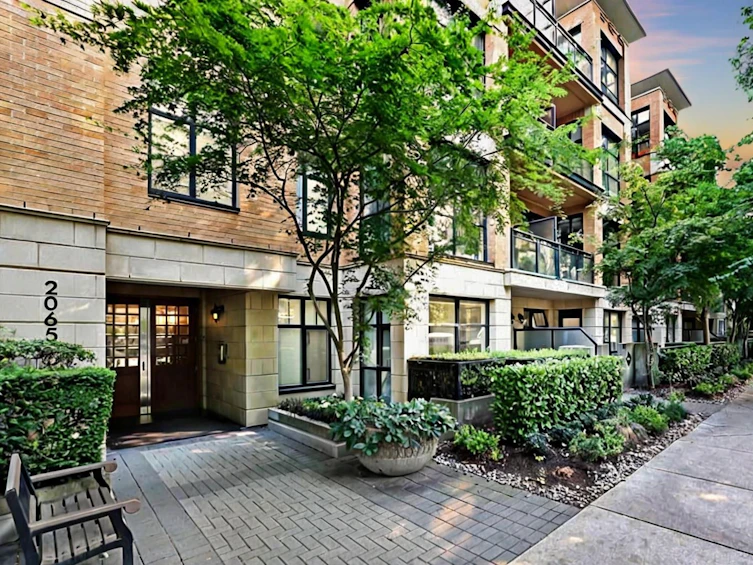 101-2065 W 12th Avenue, Vancouver, BC, V6J 5L9 - 2