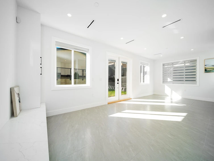 2858 E 4th Avenue, Vancouver, BC, V5M 1K8 - 3