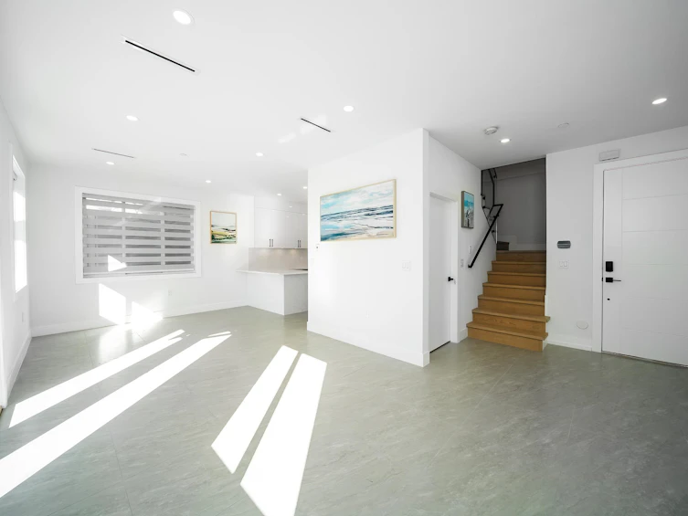 2858 E 4th Avenue, Vancouver, BC, V5M 1K8 - 5