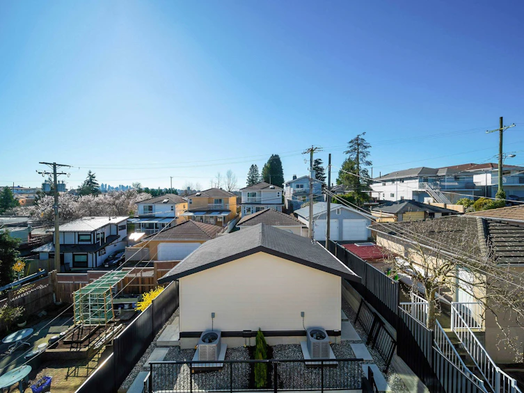 2858 E 4th Avenue, Vancouver, BC, V5M 1K8 - 24