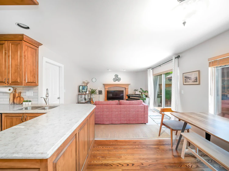 6359 189a Street, Surrey, BC, V3S 8S3 - 5