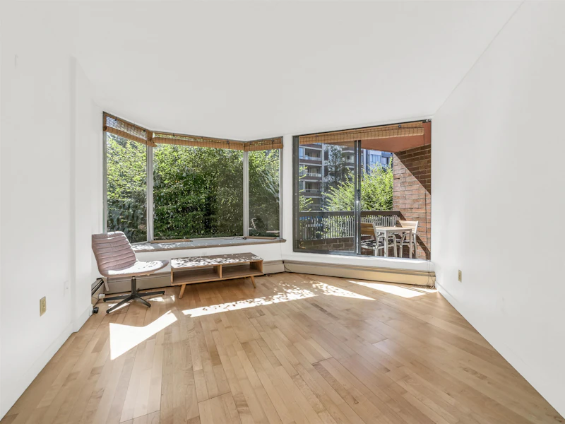 205 - 1333 Hornby Street, Vancouver BC V6Z 2C1