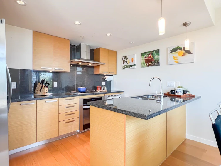 1805-5811 No. 3 Road, Richmond, BC, V6X 4L7 - 6
