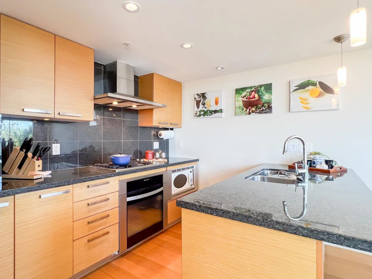 1805-5811 No. 3 Road, Richmond, BC, V6X 4L7 - 7