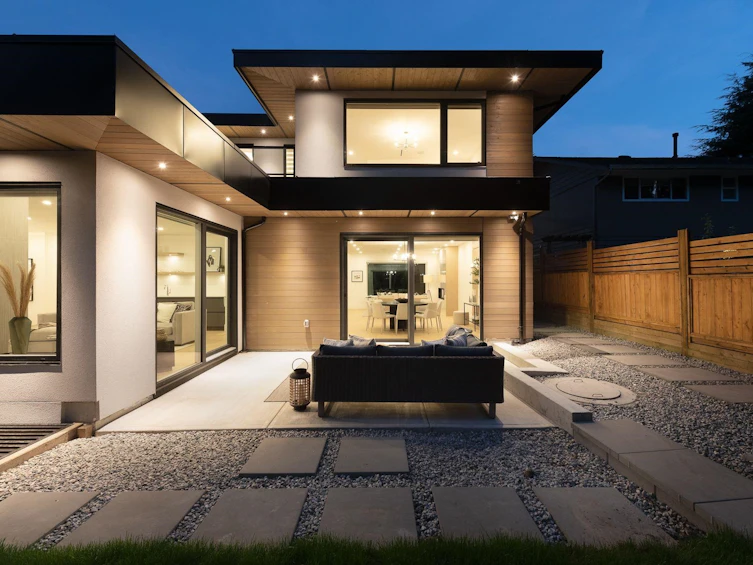 640 E Osborne Road, North Vancouver, BC, V7N 1M7 - 2