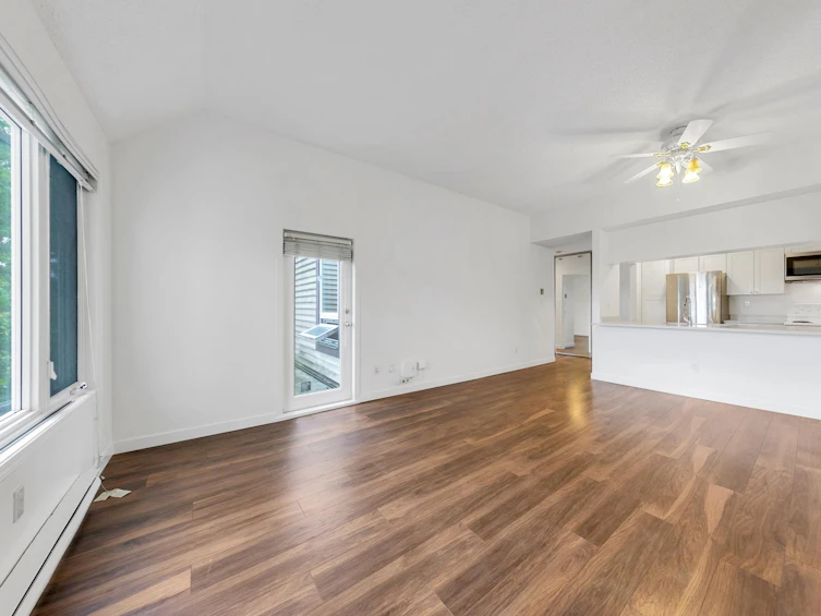 404-1040 East Broadway, Vancouver, BC, V5T 4N7 - 3