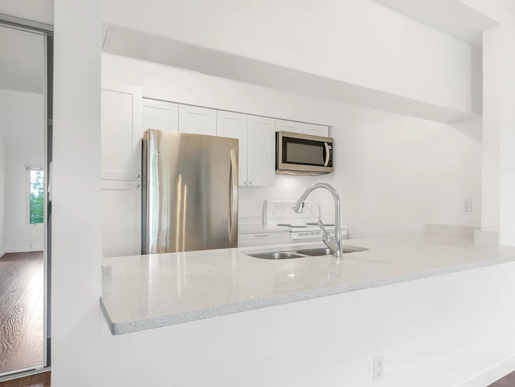 404-1040 East Broadway, Vancouver, BC, V5T 4N7 - 10