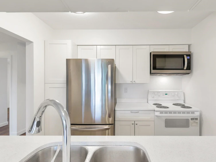 404-1040 East Broadway, Vancouver, BC, V5T 4N7 - 11