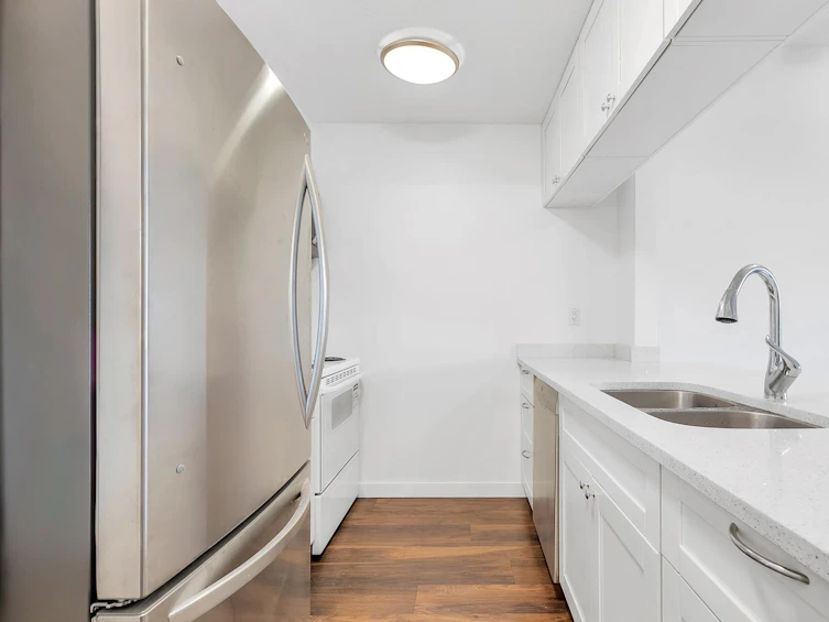 404-1040 East Broadway, Vancouver, BC, V5T 4N7 - 13