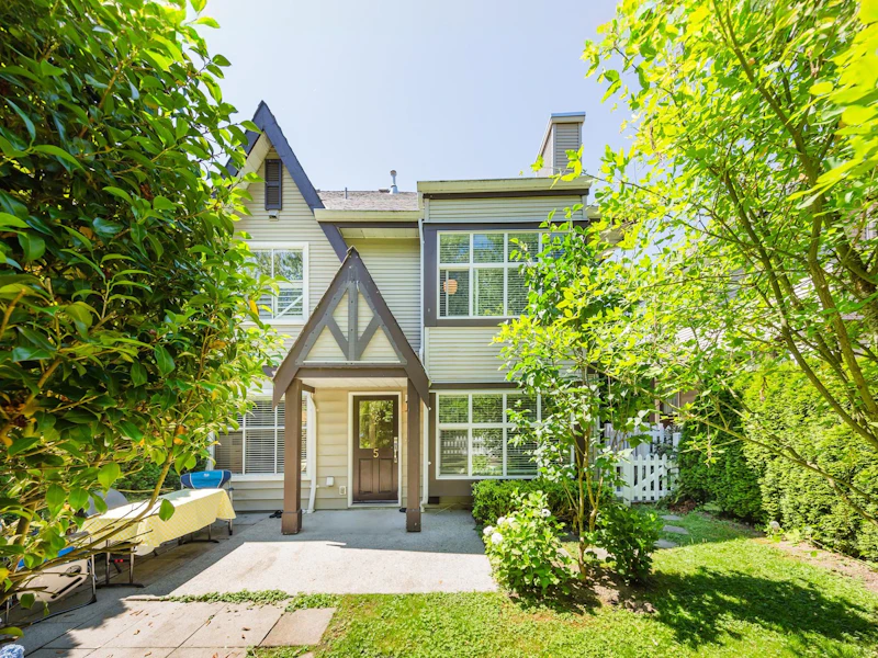 5 - 12099 237th Street, Maple Ridge BC V4R 2C3