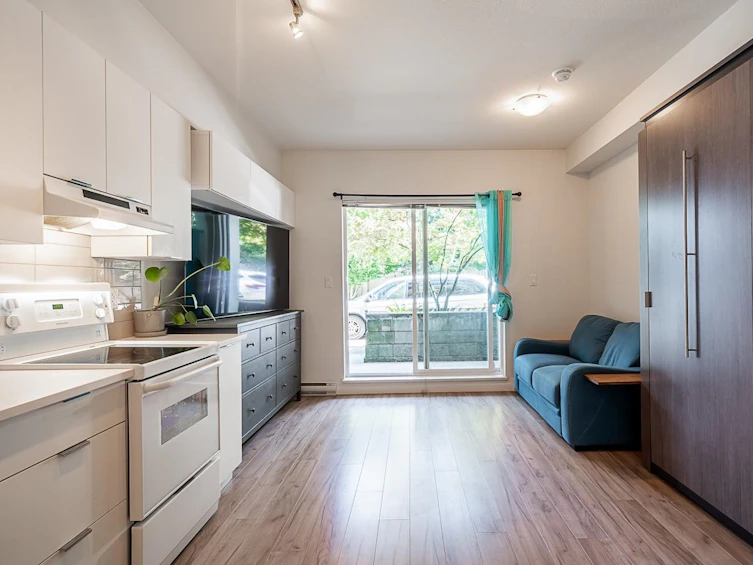 105-13678 Grosvenor, Surrey, BC, V3R 5E2 - 2
