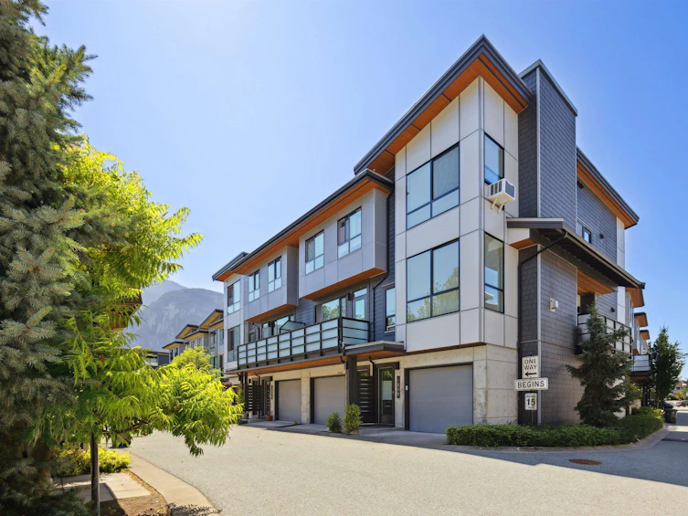 1214 Shannon Lane, Squamish, BC, V8B 0A4 - 2
